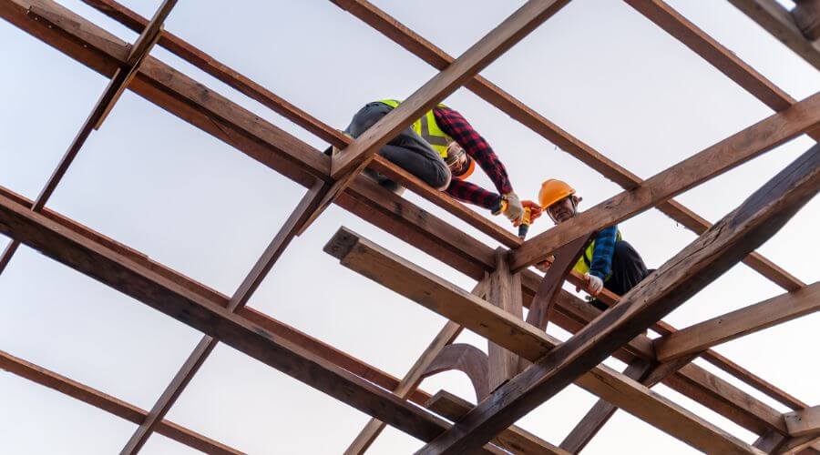 Professional gutter cleaning services in Latimer, IA